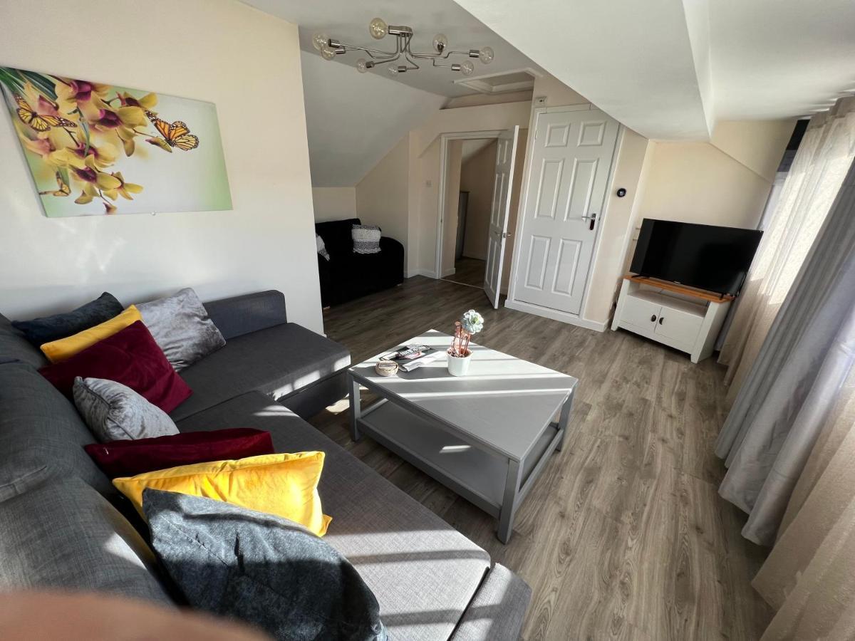 Edge Of Glastonbury And Street Town Centre, 2Bd Apt With Parking Apartment Exterior photo