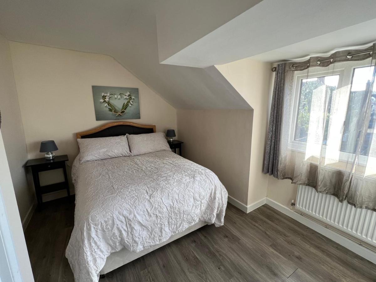 Edge Of Glastonbury And Street Town Centre, 2Bd Apt With Parking Apartment Exterior photo