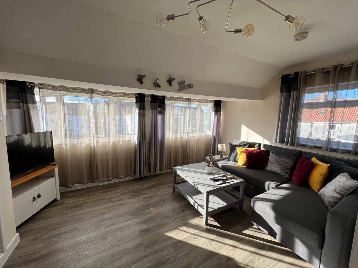 Edge Of Glastonbury And Street Town Centre, 2Bd Apt With Parking Apartment Exterior photo