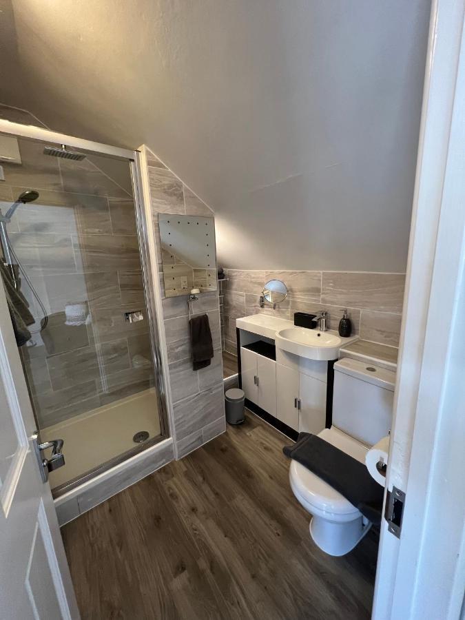 Edge Of Glastonbury And Street Town Centre, 2Bd Apt With Parking Apartment Exterior photo